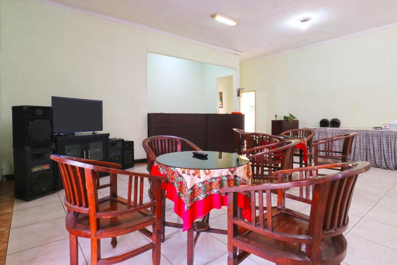 Hotel Camelia Malang Esterno foto
