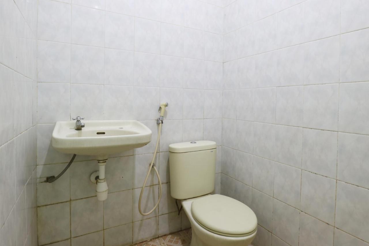 Hotel Camelia Malang Esterno foto