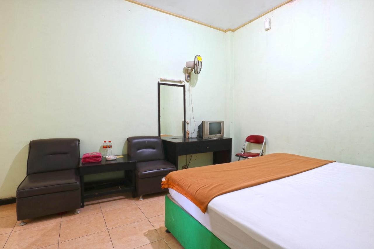 Hotel Camelia Malang Esterno foto