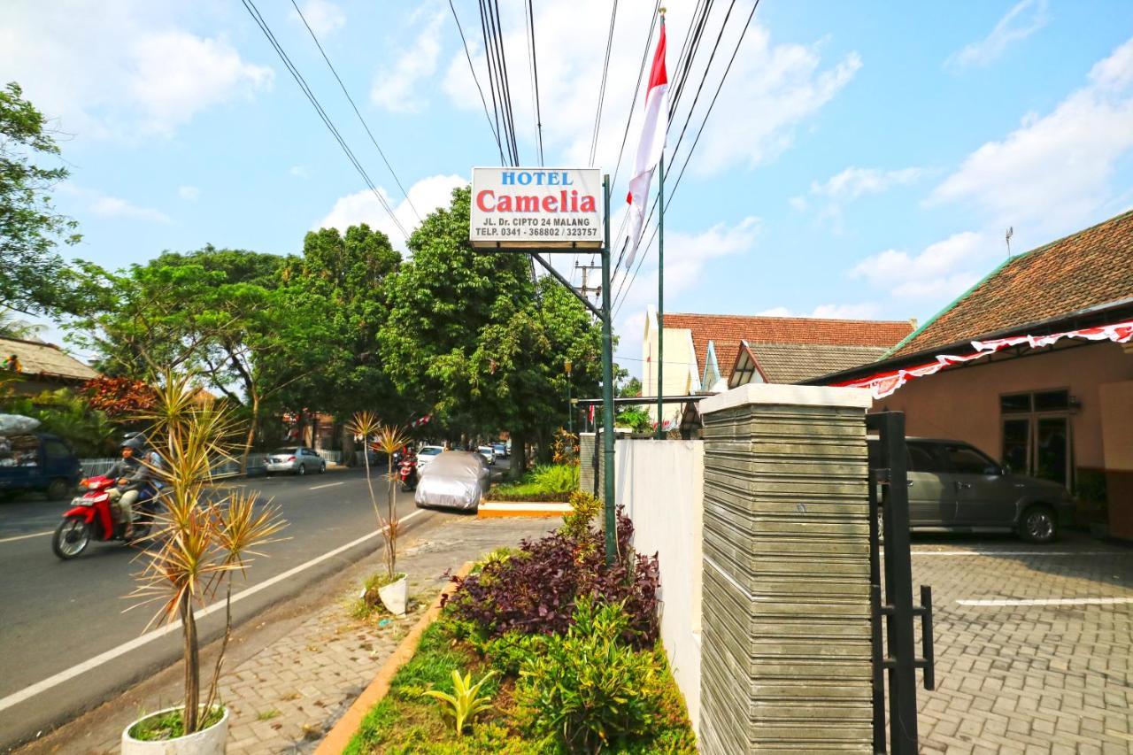 Hotel Camelia Malang Esterno foto