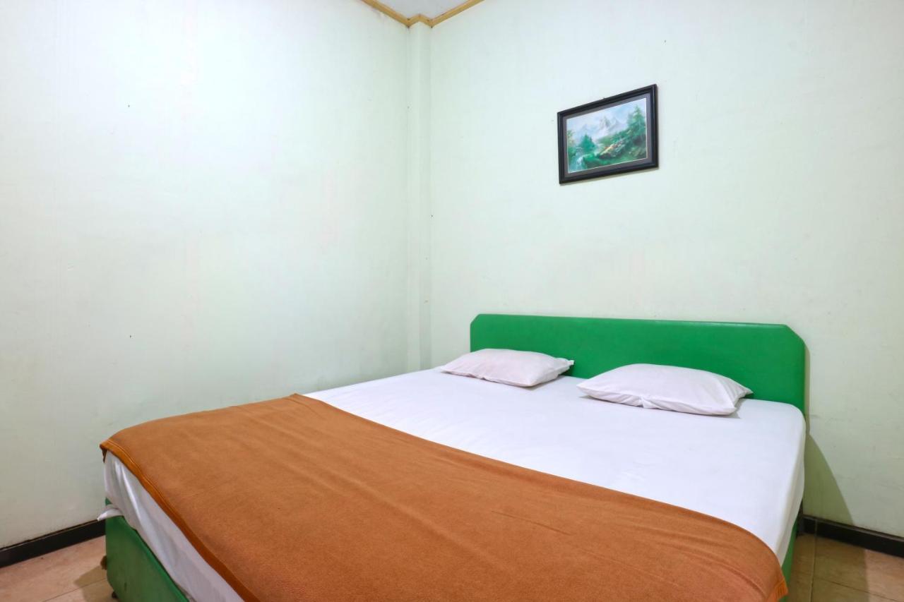 Hotel Camelia Malang Esterno foto