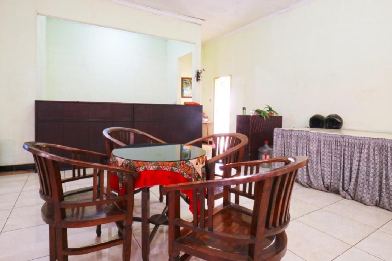 Hotel Camelia Malang Esterno foto